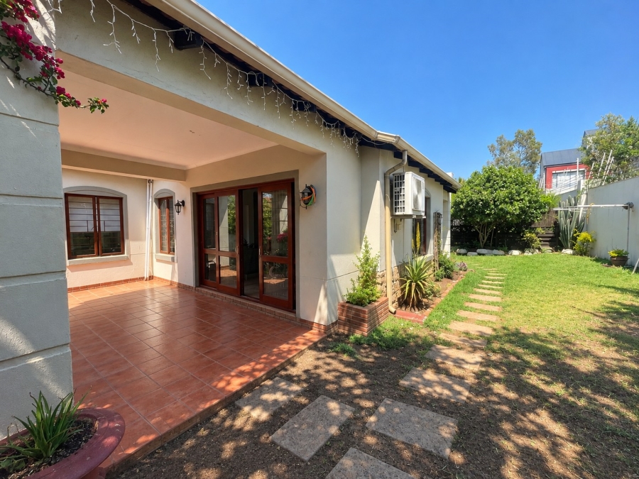 To Let 2 Bedroom Property for Rent in Paulshof Gauteng