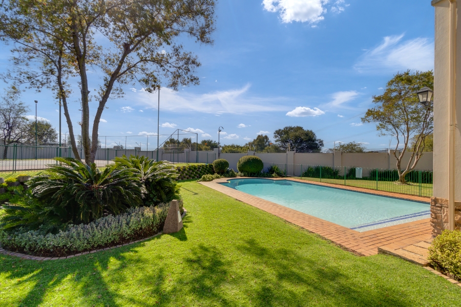 To Let 2 Bedroom Property for Rent in Paulshof Gauteng