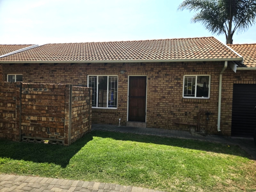 To Let 2 Bedroom Property for Rent in Ninapark Gauteng