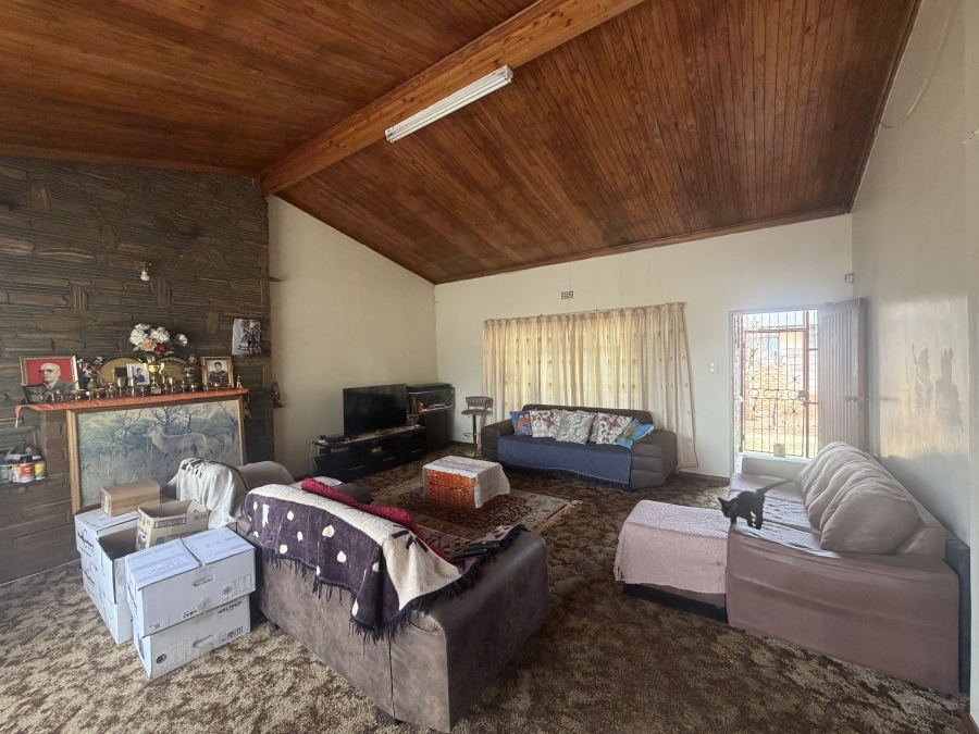 To Let 4 Bedroom Property for Rent in Erasmia Gauteng