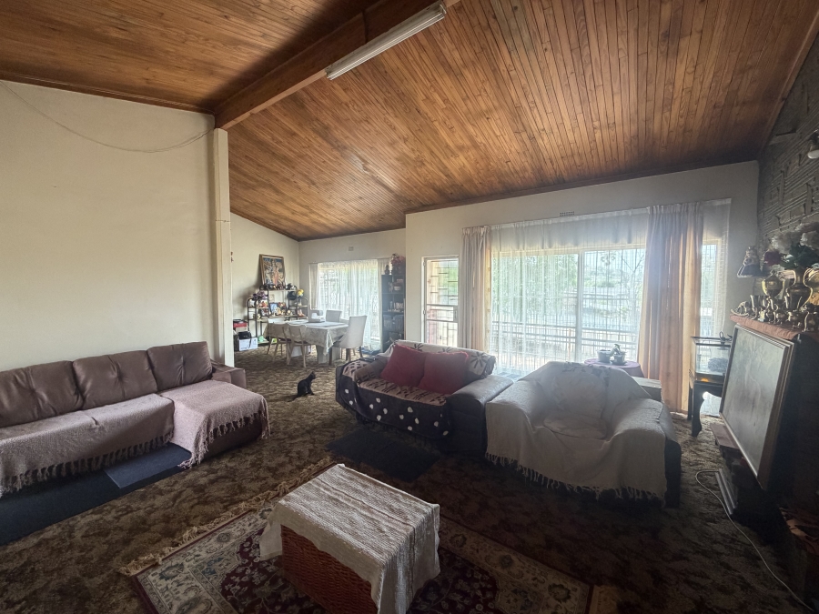 To Let 4 Bedroom Property for Rent in Erasmia Gauteng