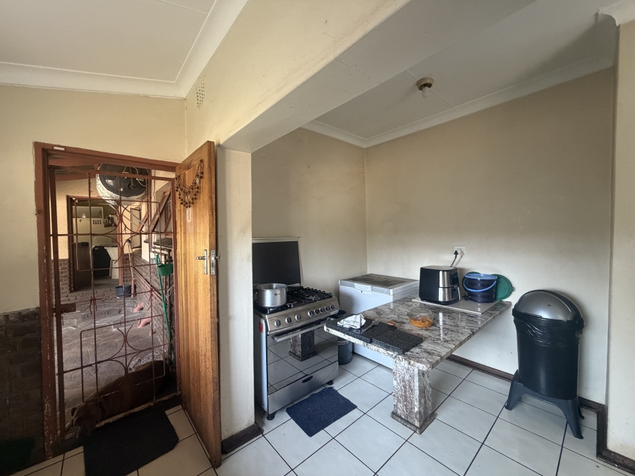 To Let 4 Bedroom Property for Rent in Erasmia Gauteng