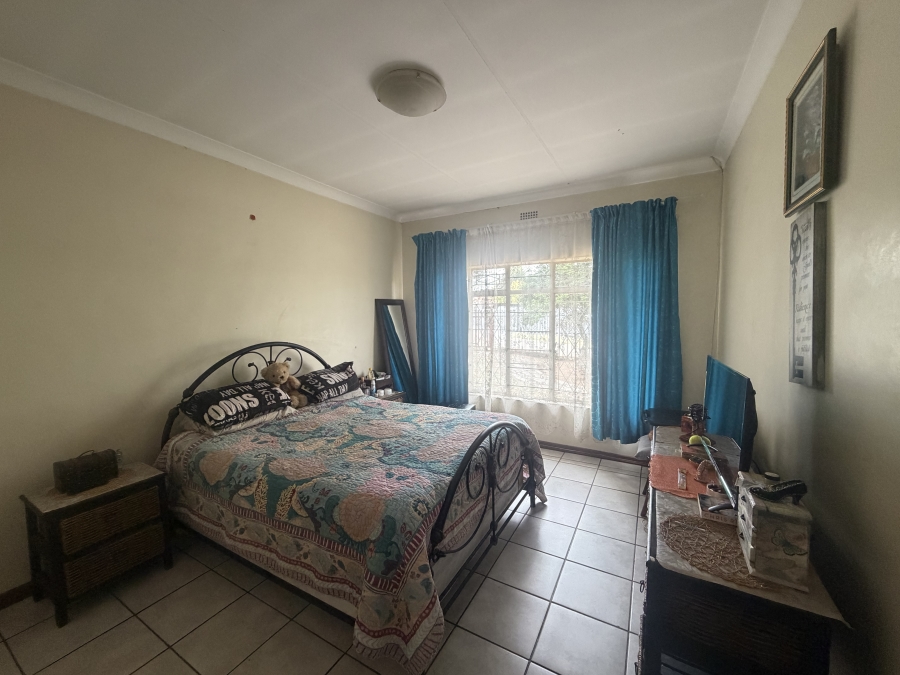 To Let 4 Bedroom Property for Rent in Erasmia Gauteng