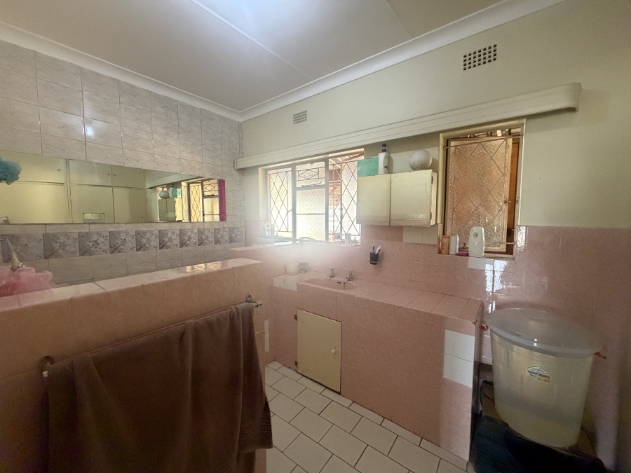 To Let 4 Bedroom Property for Rent in Erasmia Gauteng
