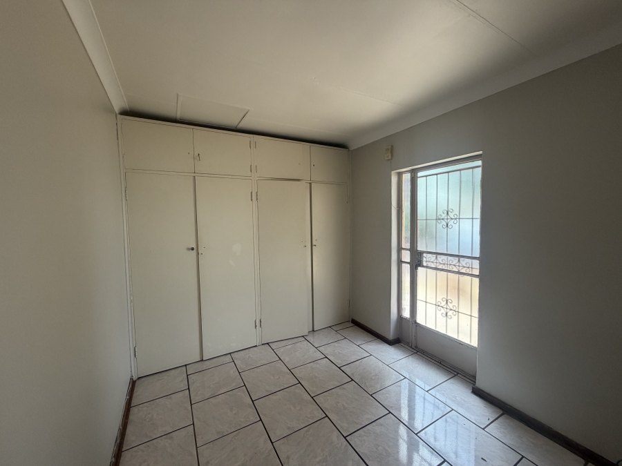 To Let 4 Bedroom Property for Rent in Erasmia Gauteng
