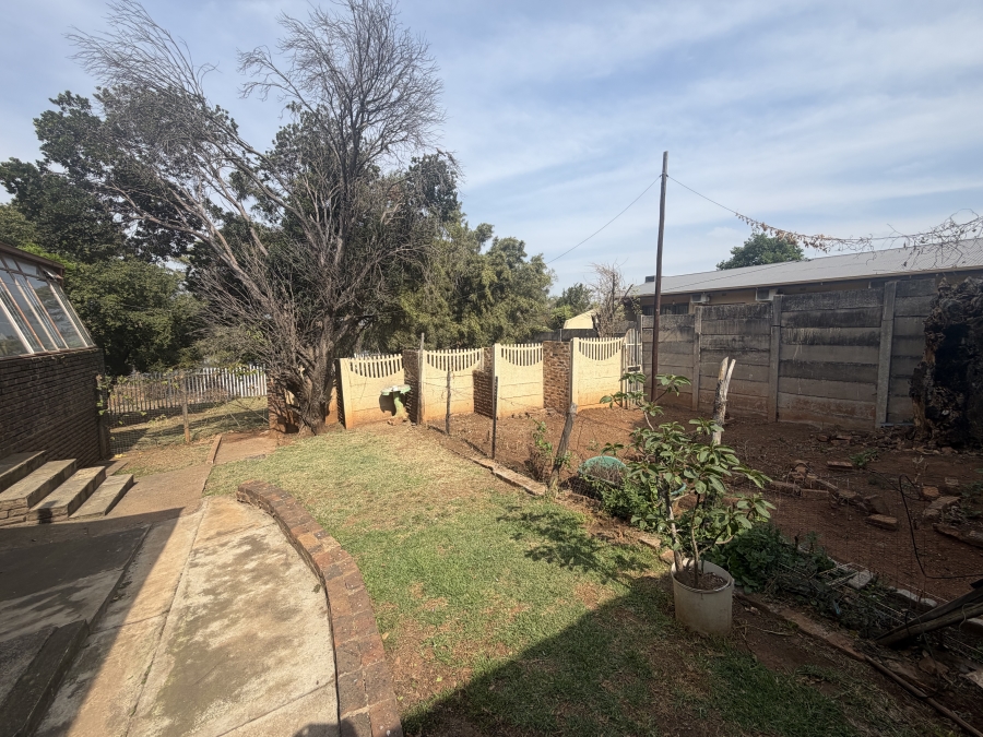 To Let 4 Bedroom Property for Rent in Erasmia Gauteng