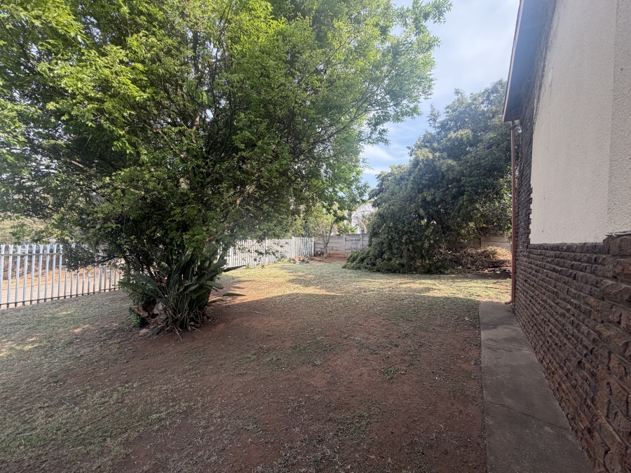 To Let 4 Bedroom Property for Rent in Erasmia Gauteng
