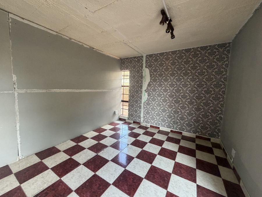 To Let 3 Bedroom Property for Rent in Christoburg Gauteng