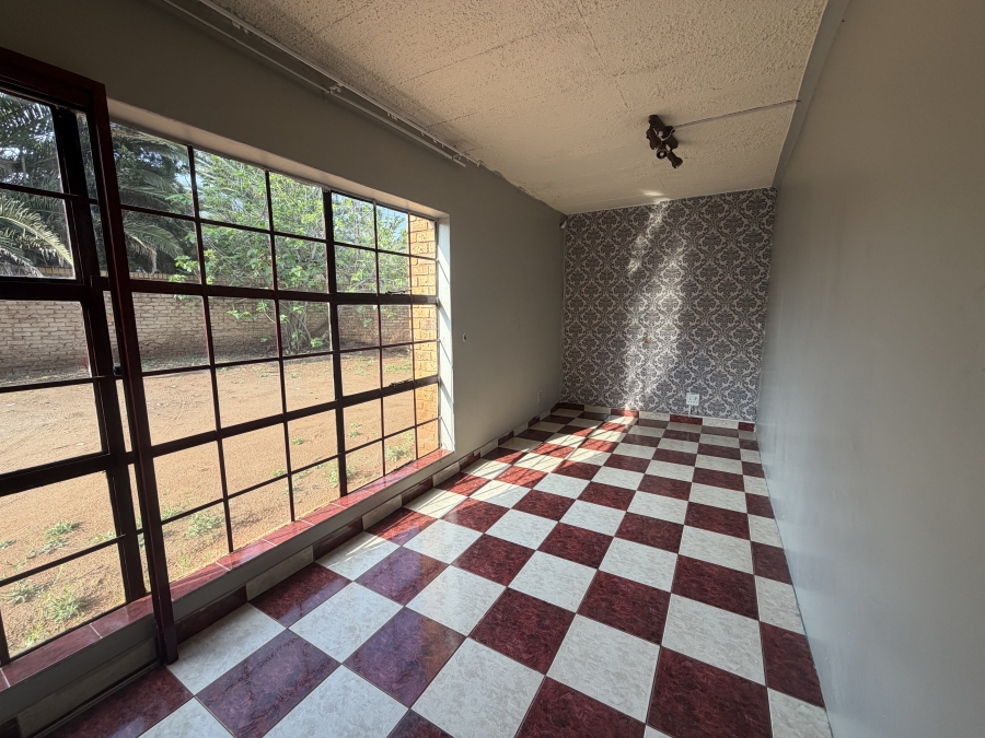 To Let 3 Bedroom Property for Rent in Christoburg Gauteng