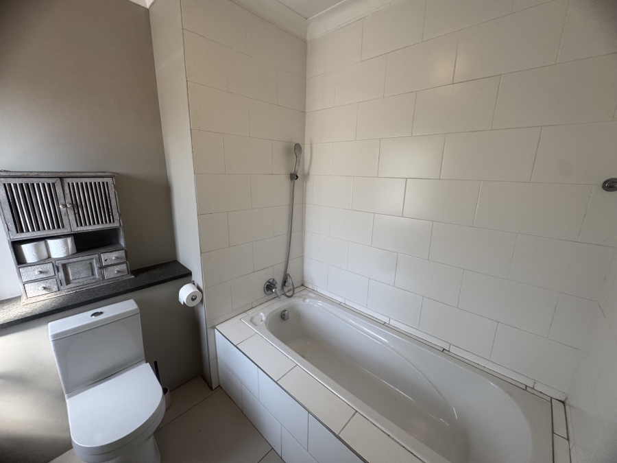 3 Bedroom Property for Sale in Klippoortjie Gauteng