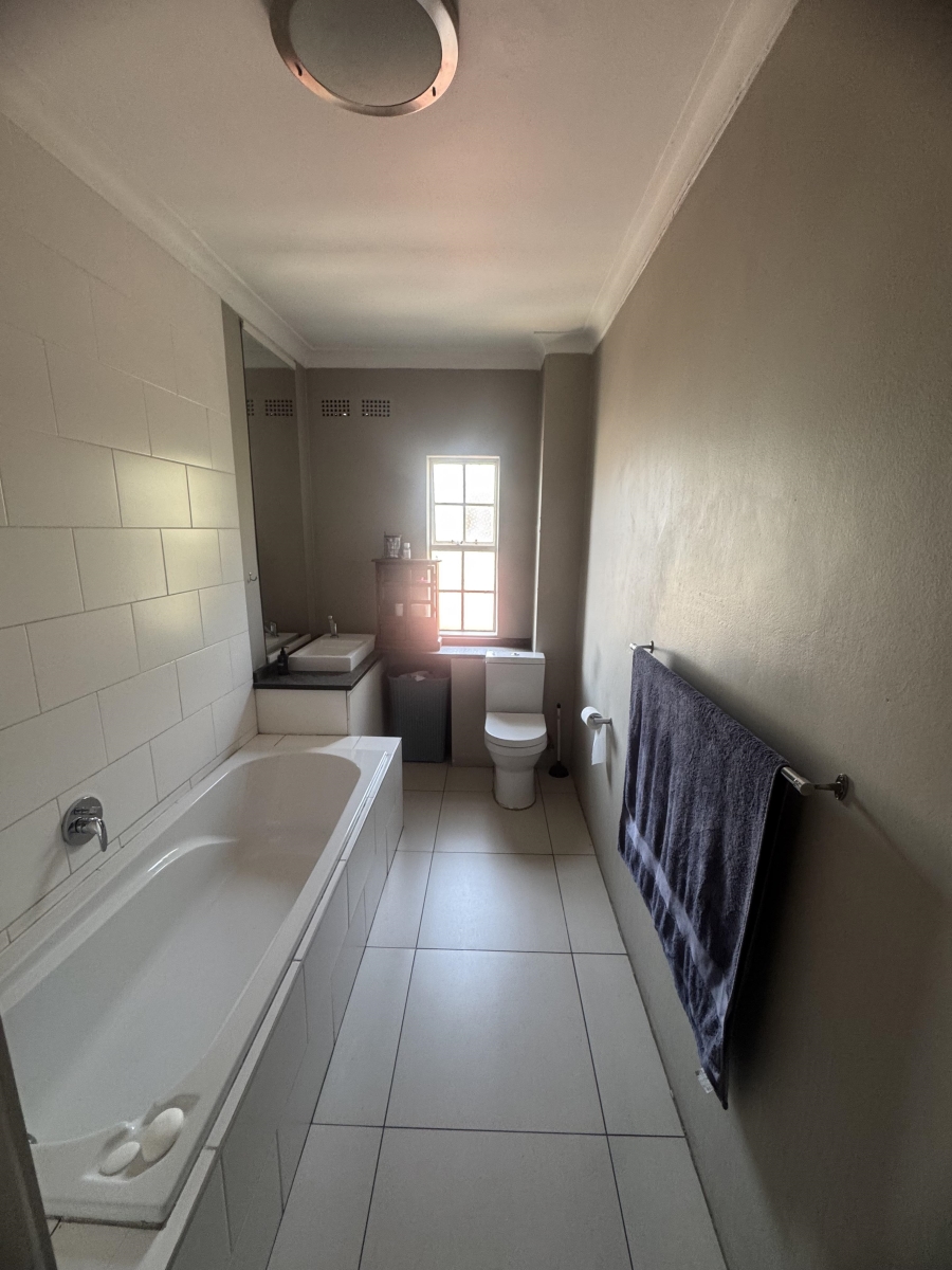3 Bedroom Property for Sale in Klippoortjie Gauteng