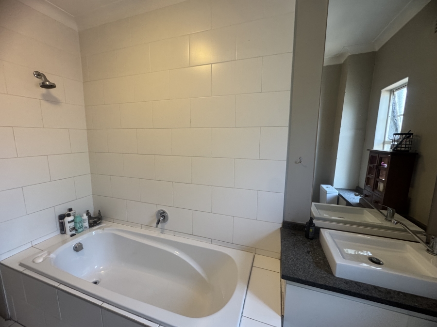 3 Bedroom Property for Sale in Klippoortjie Gauteng