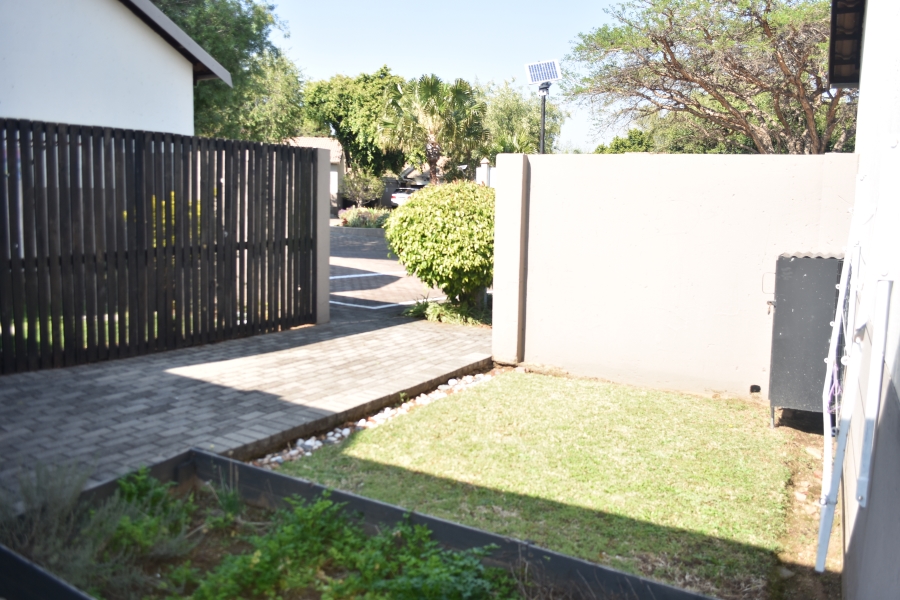 2 Bedroom Property for Sale in The Reeds Gauteng