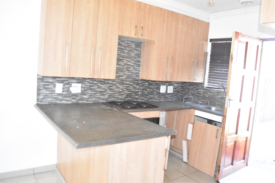 2 Bedroom Property for Sale in The Reeds Gauteng