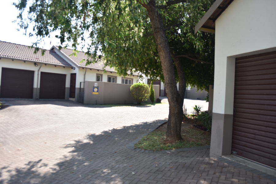 2 Bedroom Property for Sale in The Reeds Gauteng