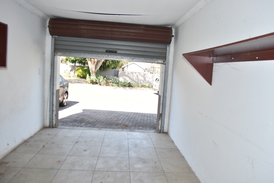 2 Bedroom Property for Sale in The Reeds Gauteng