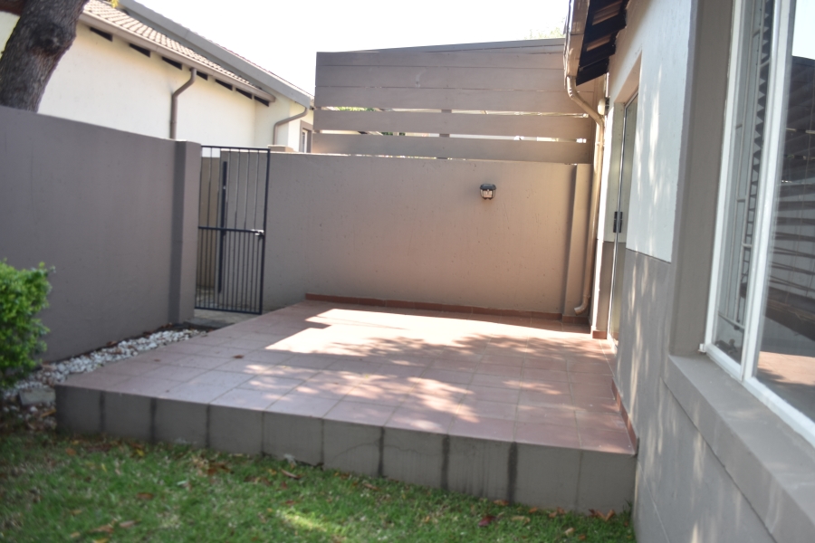 2 Bedroom Property for Sale in The Reeds Gauteng