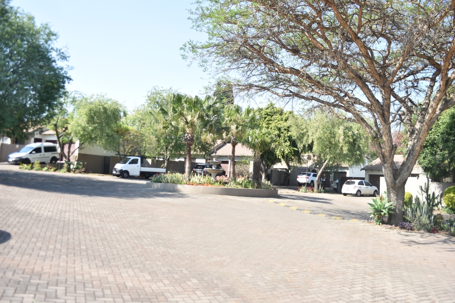 2 Bedroom Property for Sale in The Reeds Gauteng