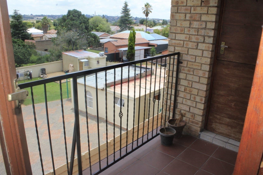 To Let 2 Bedroom Property for Rent in Witpoortjie Gauteng