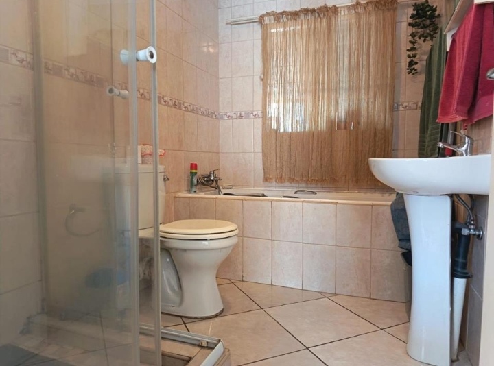 2 Bedroom Property for Sale in Greenhills Gauteng
