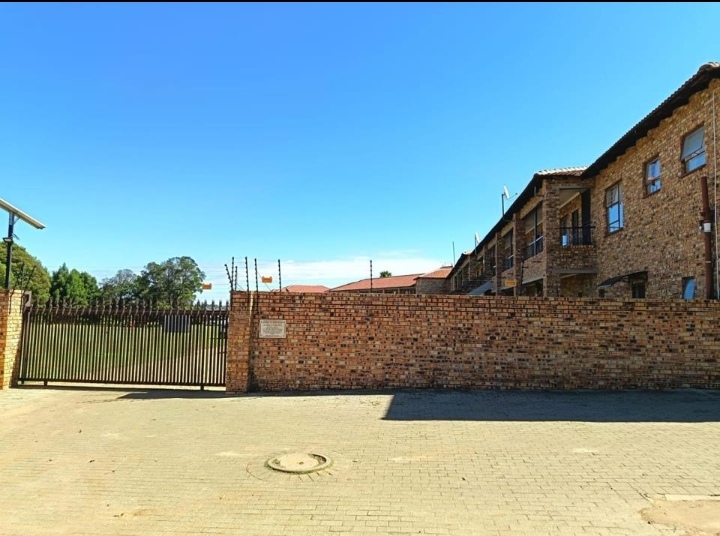2 Bedroom Property for Sale in Greenhills Gauteng