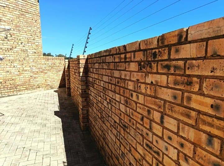 2 Bedroom Property for Sale in Greenhills Gauteng