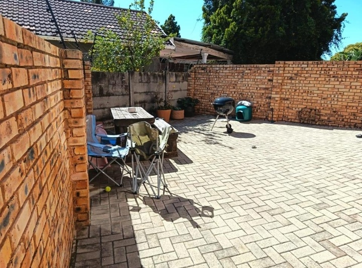 2 Bedroom Property for Sale in Greenhills Gauteng