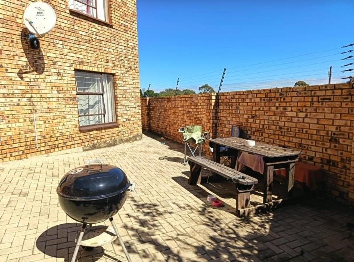 2 Bedroom Property for Sale in Greenhills Gauteng