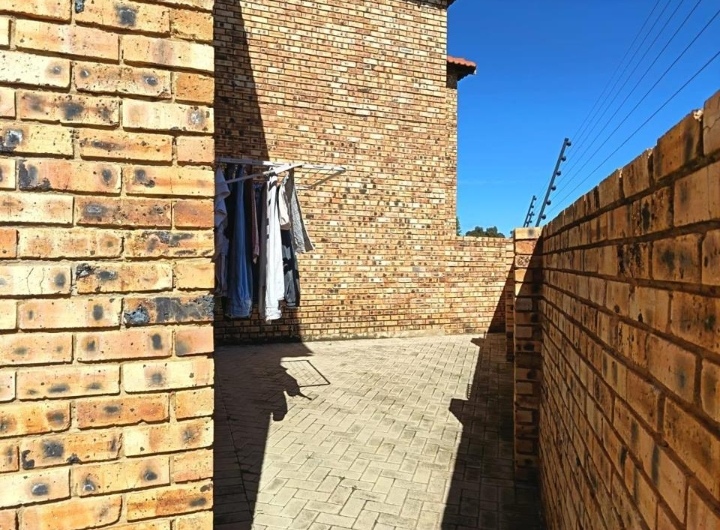 2 Bedroom Property for Sale in Greenhills Gauteng