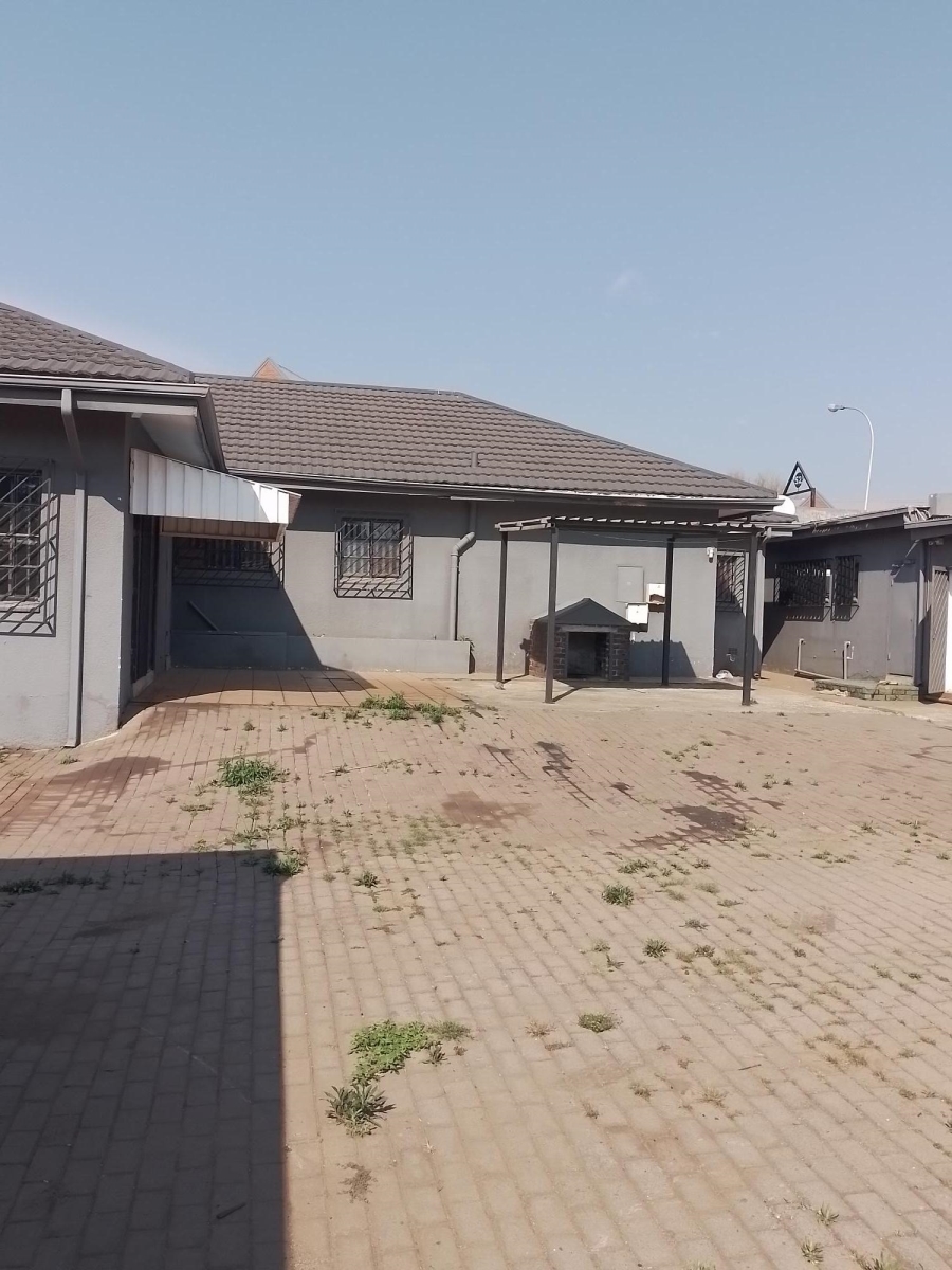 To Let Commercial Property for Rent in Eastleigh Gauteng