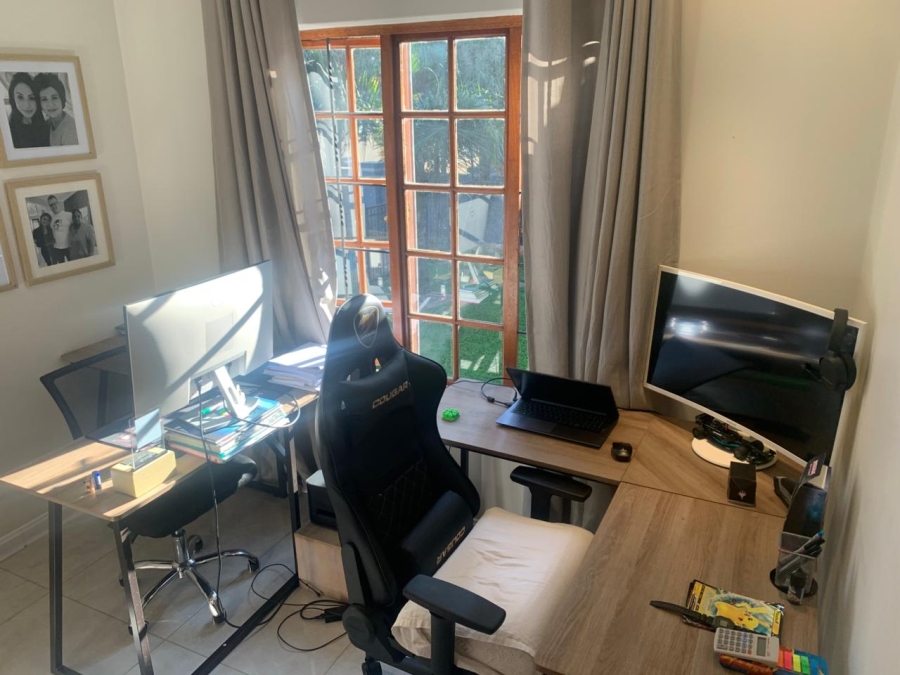 To Let 3 Bedroom Property for Rent in Greenstone Hill Gauteng