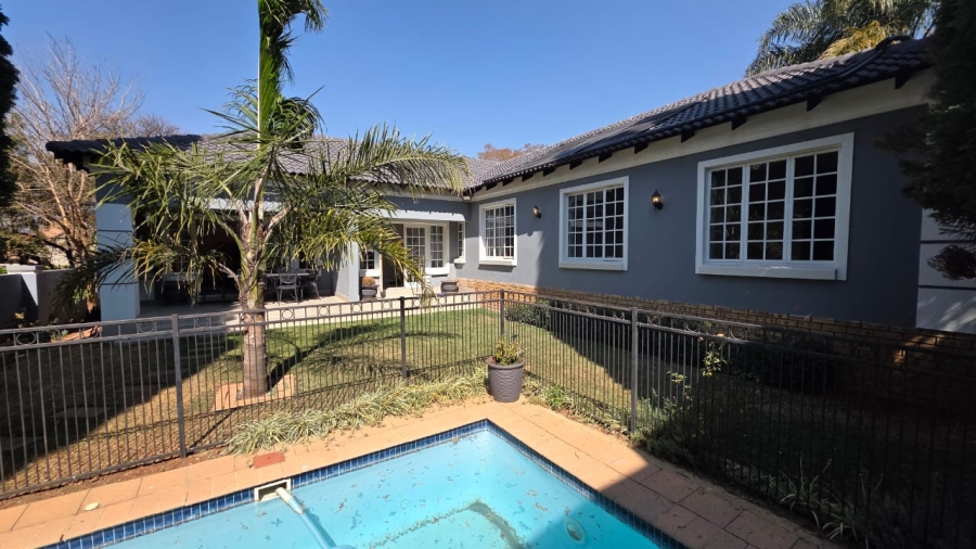 To Let 3 Bedroom Property for Rent in Greenstone Hill Gauteng