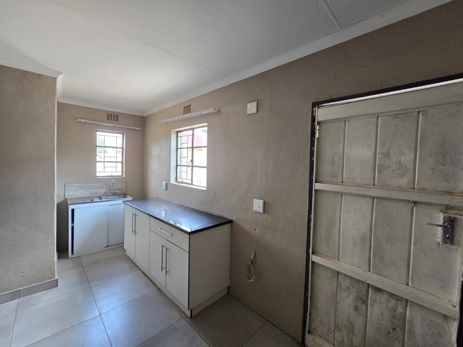 To Let 1 Bedroom Property for Rent in Benoni West Gauteng