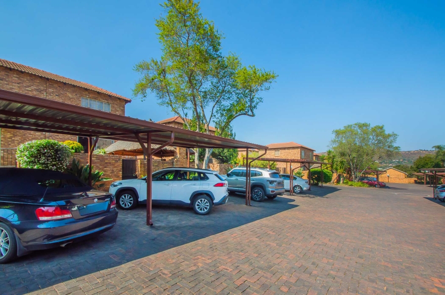 2 Bedroom Property for Sale in Wilgeheuwel Gauteng
