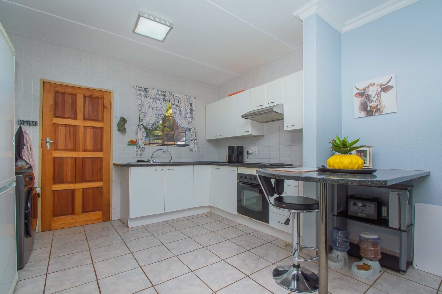 2 Bedroom Property for Sale in Wilgeheuwel Gauteng