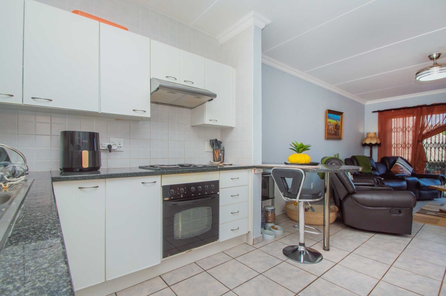 2 Bedroom Property for Sale in Wilgeheuwel Gauteng