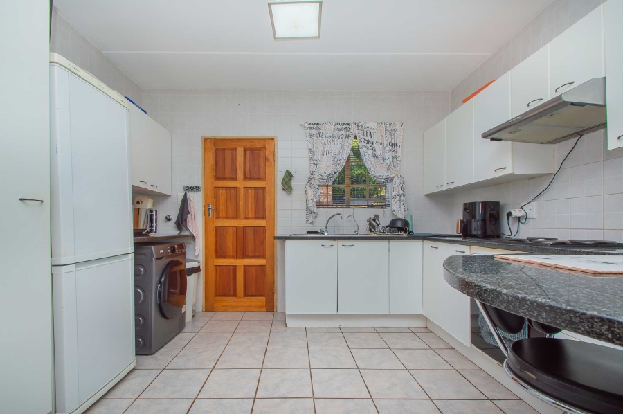 2 Bedroom Property for Sale in Wilgeheuwel Gauteng