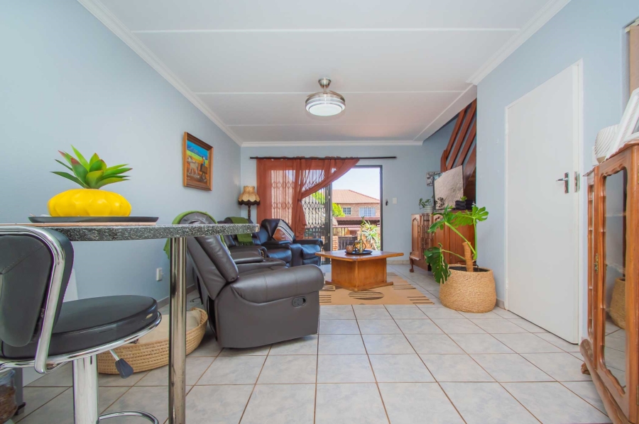 2 Bedroom Property for Sale in Wilgeheuwel Gauteng