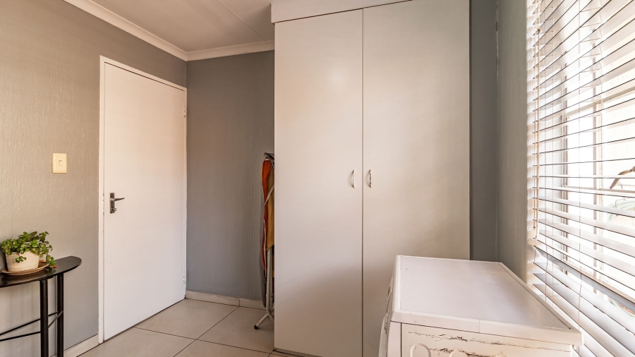 3 Bedroom Property for Sale in Bardene Gauteng