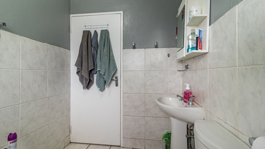 3 Bedroom Property for Sale in Bardene Gauteng