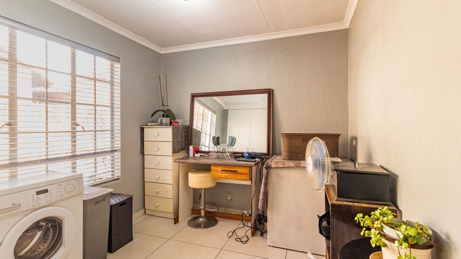 3 Bedroom Property for Sale in Bardene Gauteng