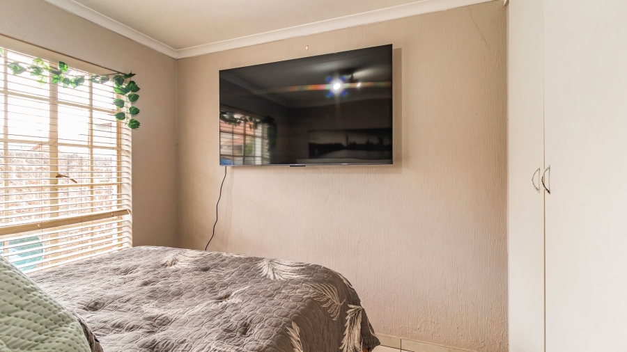 3 Bedroom Property for Sale in Bardene Gauteng