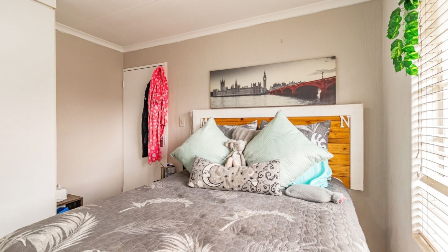 3 Bedroom Property for Sale in Bardene Gauteng