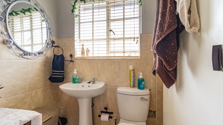 3 Bedroom Property for Sale in Bardene Gauteng