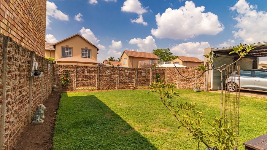 3 Bedroom Property for Sale in Bardene Gauteng