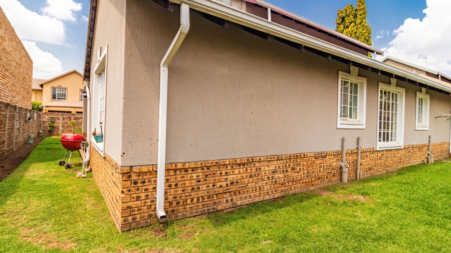 3 Bedroom Property for Sale in Bardene Gauteng