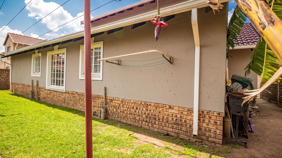 3 Bedroom Property for Sale in Bardene Gauteng