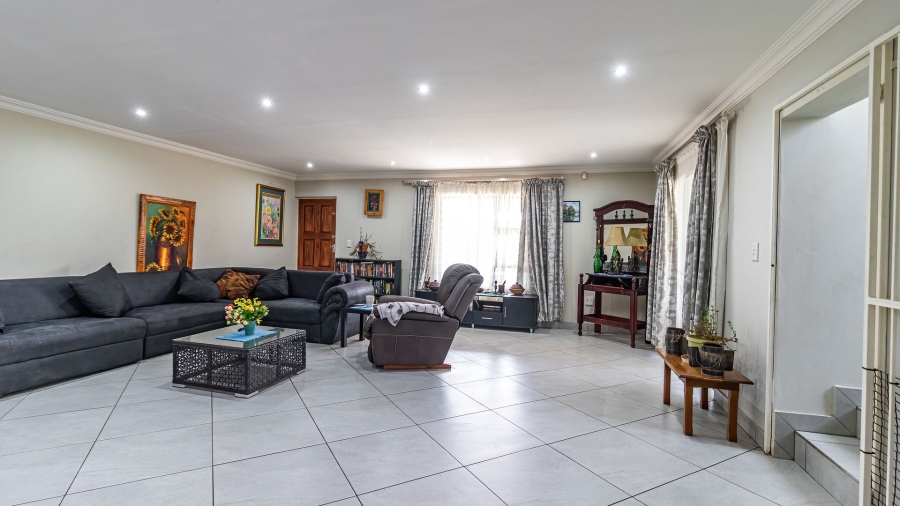 5 Bedroom Property for Sale in Freeway Park Gauteng