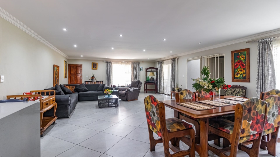 5 Bedroom Property for Sale in Freeway Park Gauteng