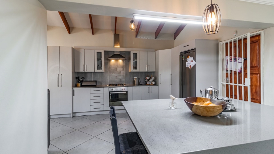 5 Bedroom Property for Sale in Freeway Park Gauteng